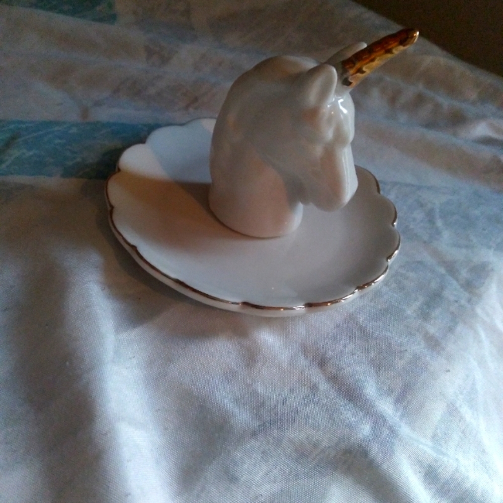 Unicorn ring holder